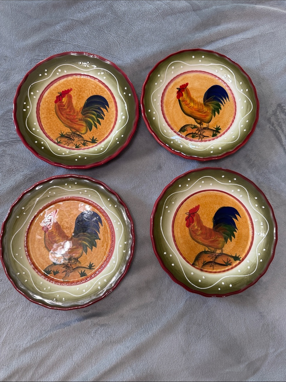 Casa Vero Hand Painted Rooster Italian Design Green Scallop Burgundy Rim Plates‎